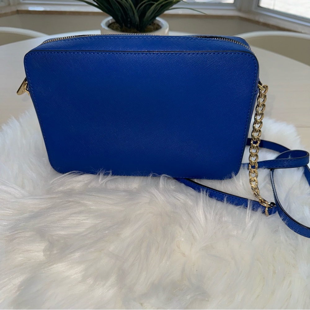 Like New Michael Kors MK Crossbody - Picture 5 of 7